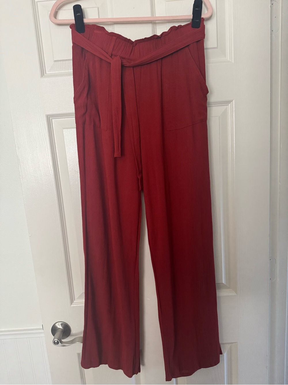 Sky and Sparrow Wide-Leg Paperbag Pants in Brick Red